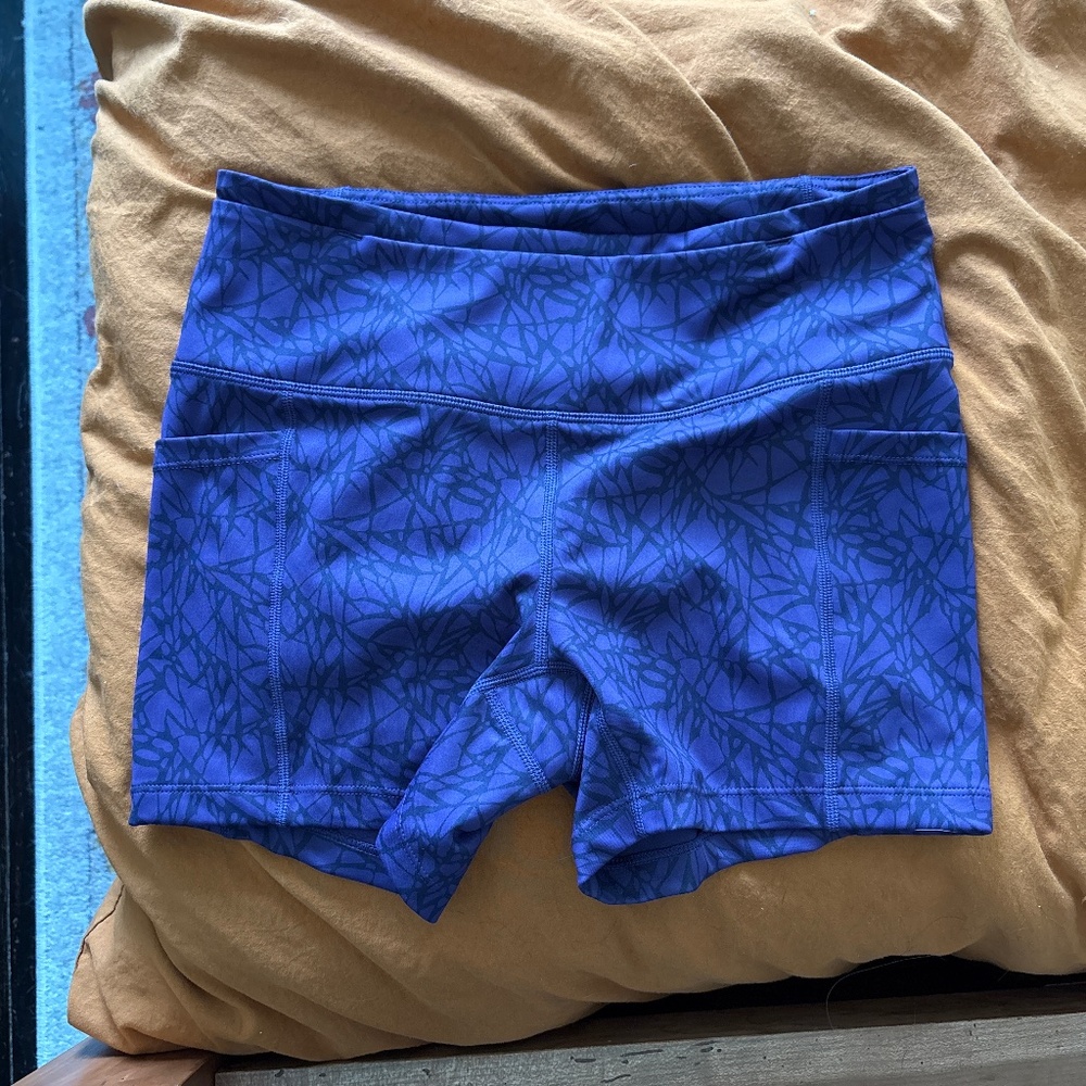 Oiselle Pockito 4” shorts size 6